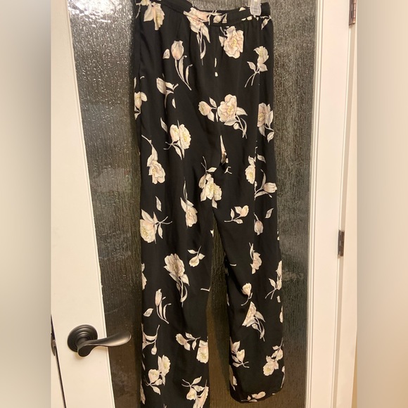 NWOT Blu Pepper Flowy Chiffon Wide Leg Floral Pants - Picture 4 of 7